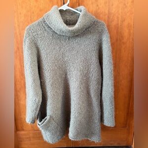 Masai Company, 55% alpaca, sage green fuzzy, rugged, homespun ruggedness. Pocket